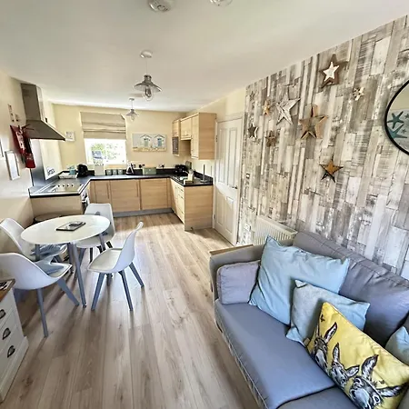 Starfish Shack - Part Of The The Bay Village With Pool, Gym And Direct Access, Pub, Restaurant, Tennis And Meadows Walks