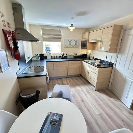 Starfish Shack - Part Of The The Bay Village With Pool, Gym And Direct Access, Pub, Restaurant, Tennis And Meadows Walks * Filey