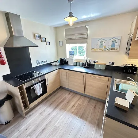 Starfish Shack - Part Of The The Bay Village With Pool, Gym And Direct Access, Pub, Restaurant, Tennis And Meadows Walks